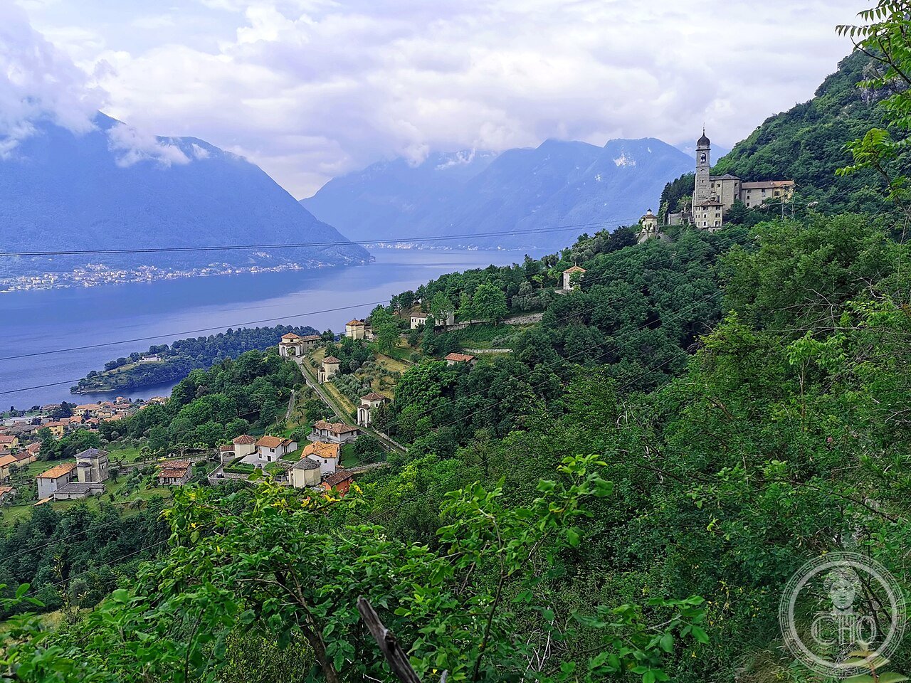 Ossuccio - Santuario della Beata Vergine del Soccorso con la Via Crucis e il Lago di Como