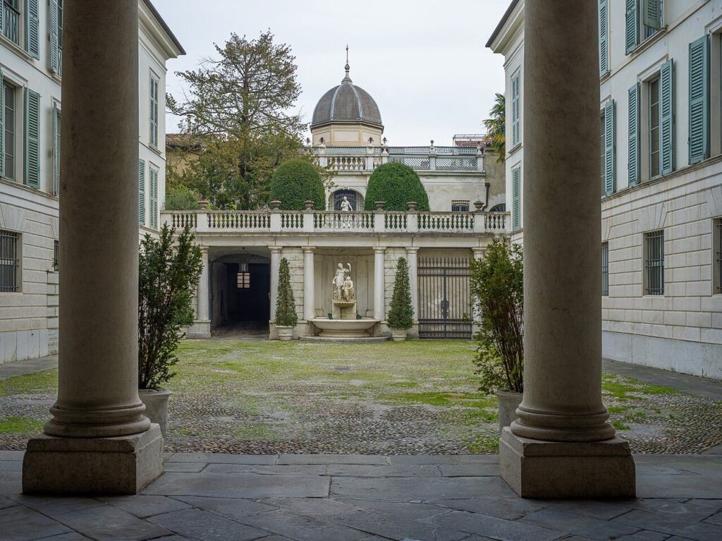 Palazzo Uggeri Fenaroli Via della Pace Brescia