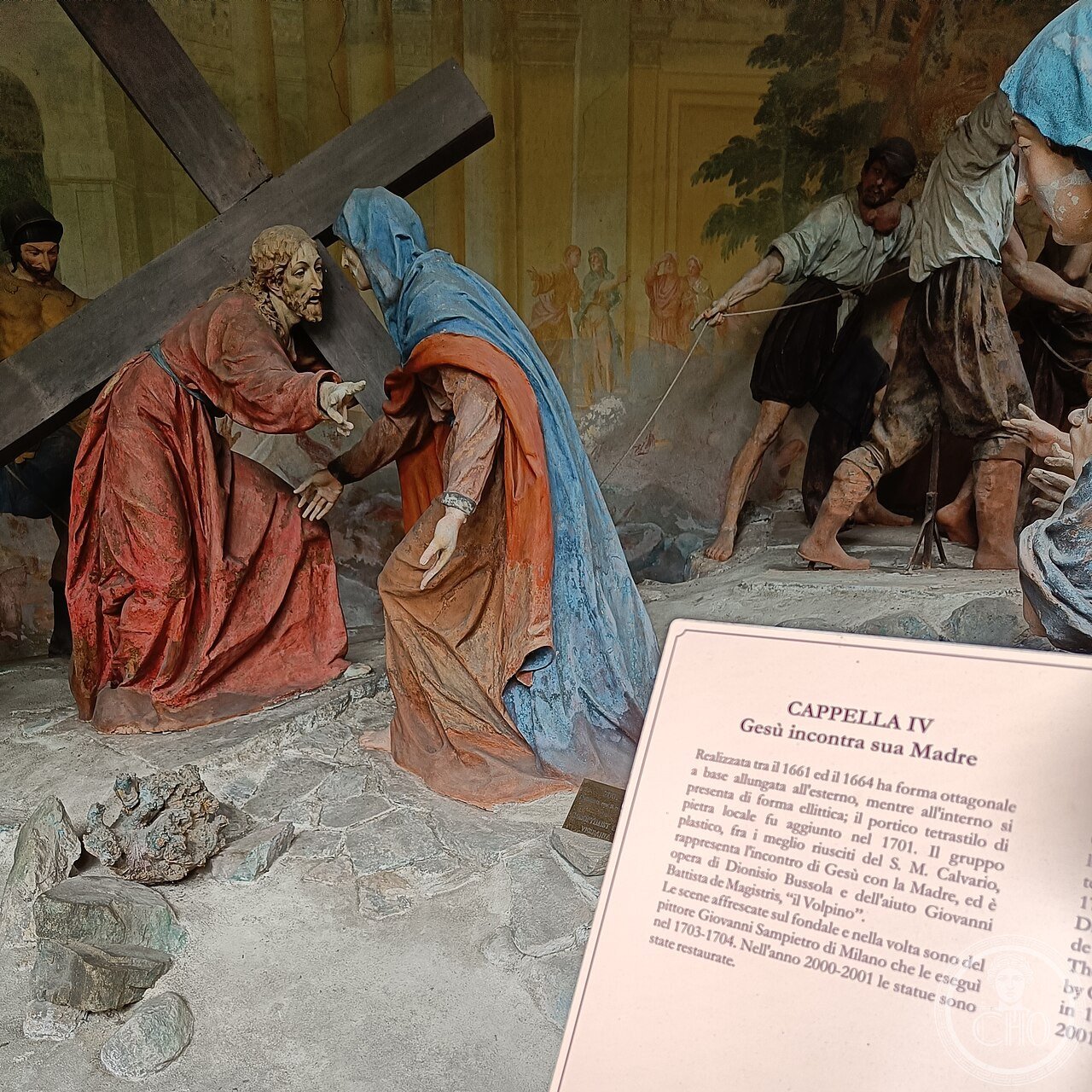 Sacro Monte Calvario di Domodossola, IV cappella, statue di Bussola e de Magistris, incontro di Gesù con la Madre 04