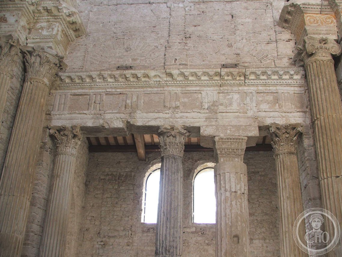 Spoleto SSalvatore Architrave1