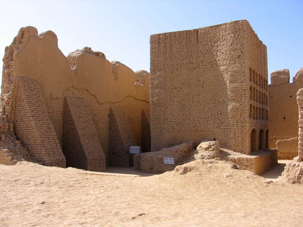 Gaochang / Khara-Khoja &mdash; The Great Mudbrick Capital of the Silk Road