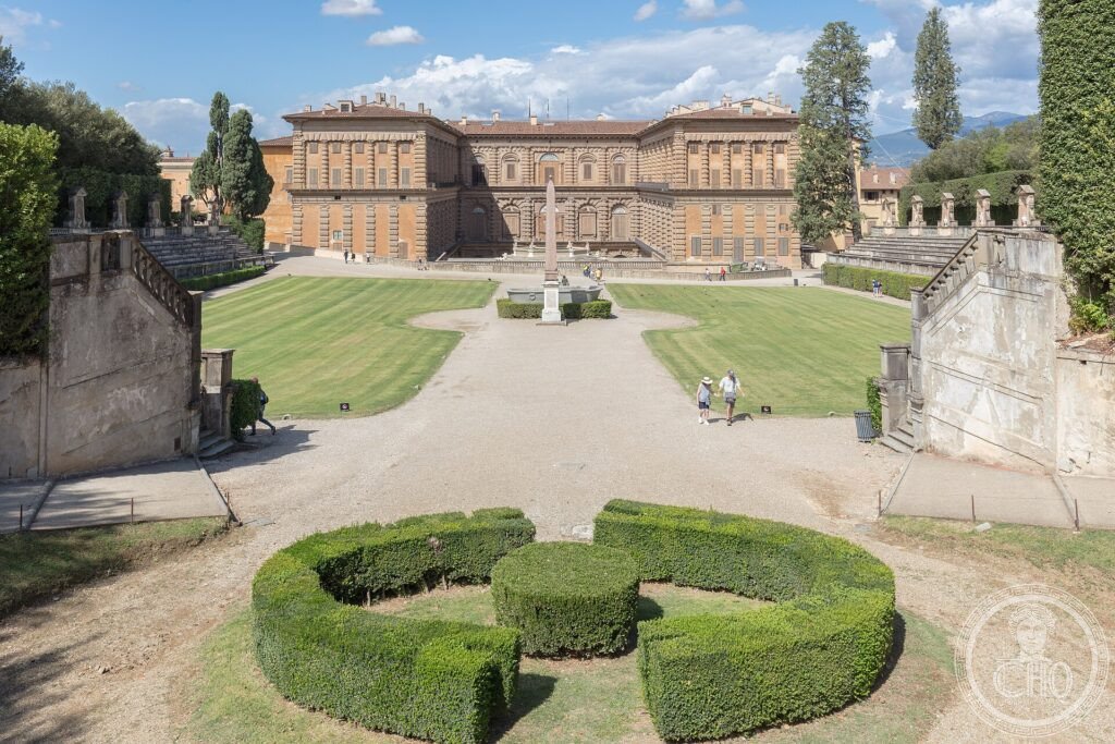 Giardino di Boboli, Firenze, viale delle statue verso l'anfiteatro con cipressi e sculture medicee