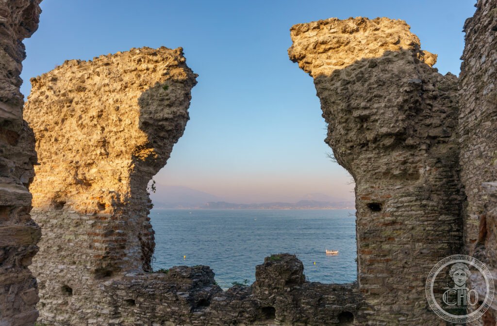Grotte di Catullo Sirmione Brescia Lago di Garda villa romana I sec BCE I sec CE portico colonnato