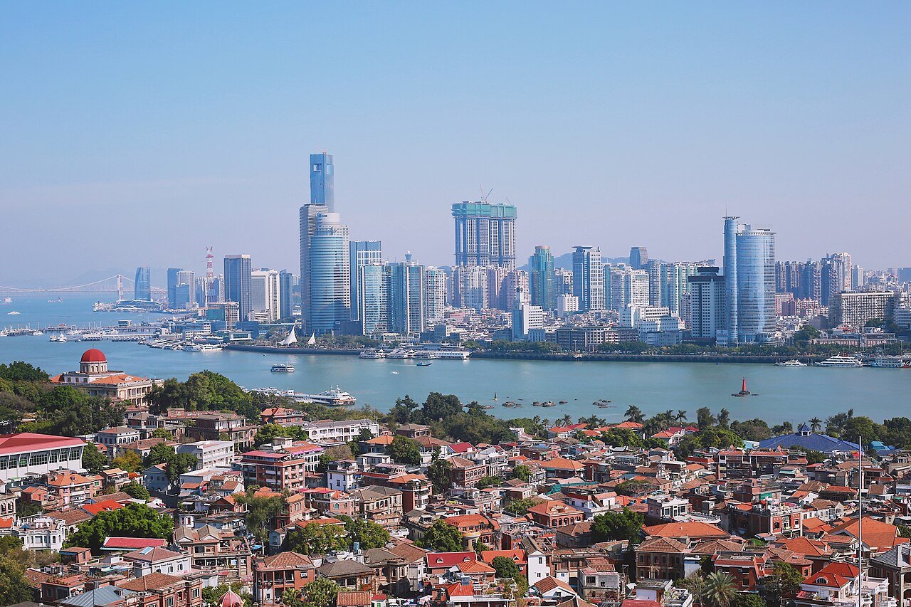 Gulangyu: villini coloniali e vegetazione tropicale sull'isola-museo di Xiamen, Cina — Patrimonio UNESCO 2017