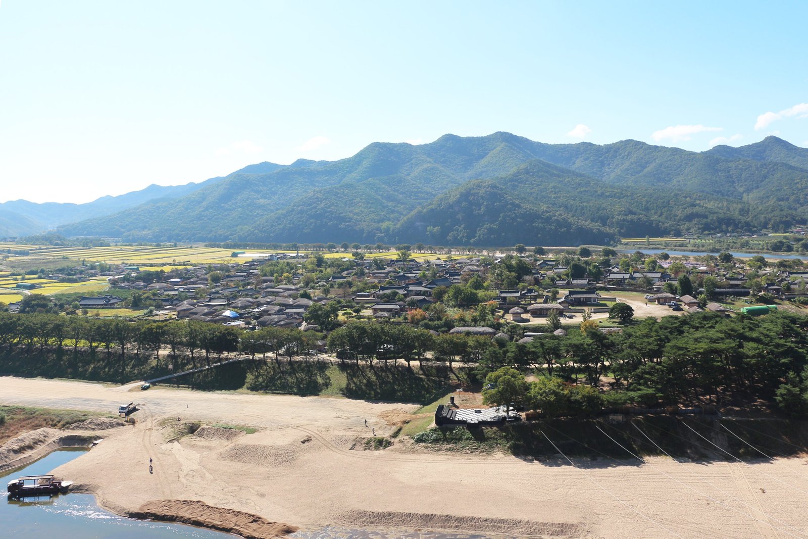 Hahoe Folk Village — traditional thatched-roof houses along the Nakdong River bend, North Gyeongsang Province, South Korea