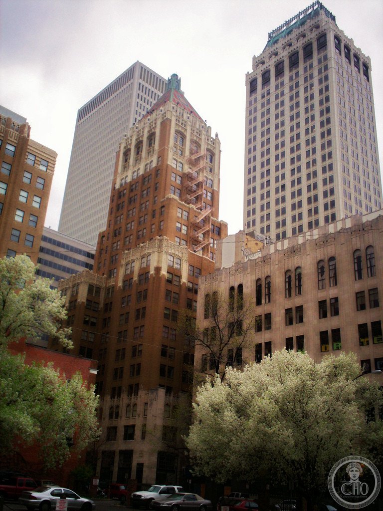 Philtower skyscraper on Boston Avenue, Tulsa — Gothic Art Déco, 1928