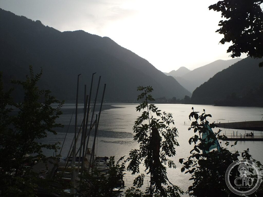 Lago di Ledro Trentino palafitte Età del Bronzo 3000-1200 BCE UNESCO 2011 vista da Mezzolago