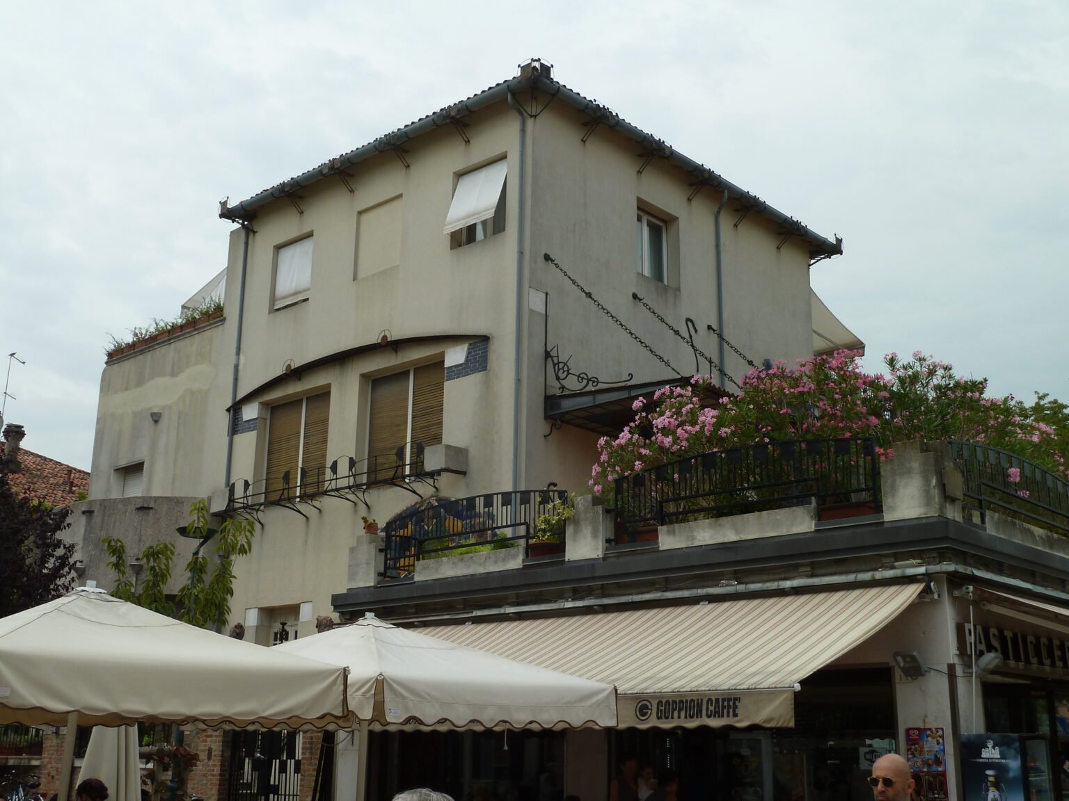 Villino Mon Plaisir on the Lido di Venezia, an asymmetric Liberty villa with painted decoration