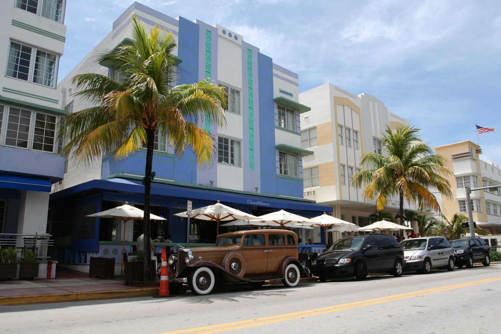 Pastel Art Deco hotels with neon and rounded corners along Ocean Drive, South Beach, Miami Beach