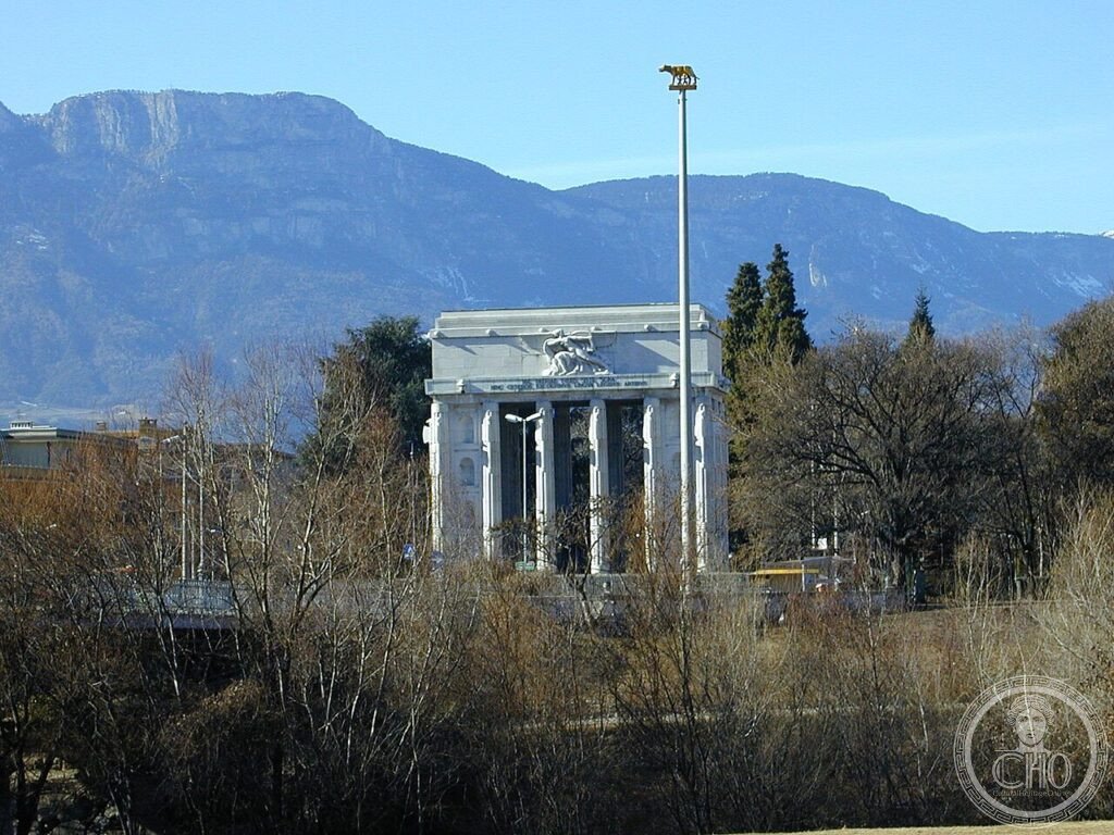 Monumento alla Vittoria — Bolzano’s Fascist Triumphal Arch by Marcello Piacentini (1928)