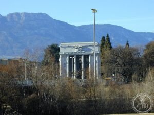 Monumento alla Vittoria — Bolzano’s Fascist Triumphal Arch by Marcello Piacentini (1928)