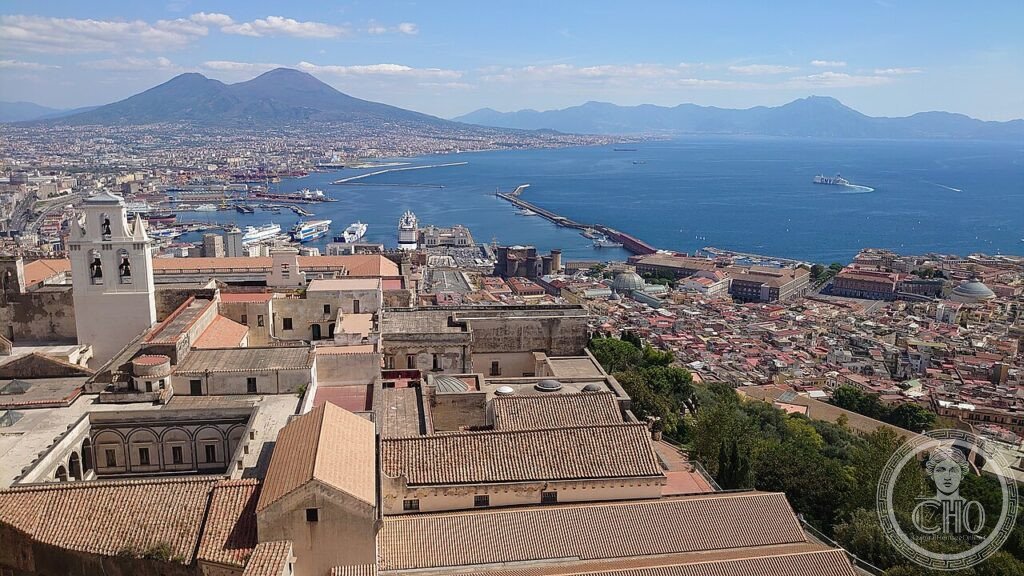 Napoli Maschio Angioino Castel Nuovo porto anfiteatro Campania UNESCO 1995 centro storico medievale