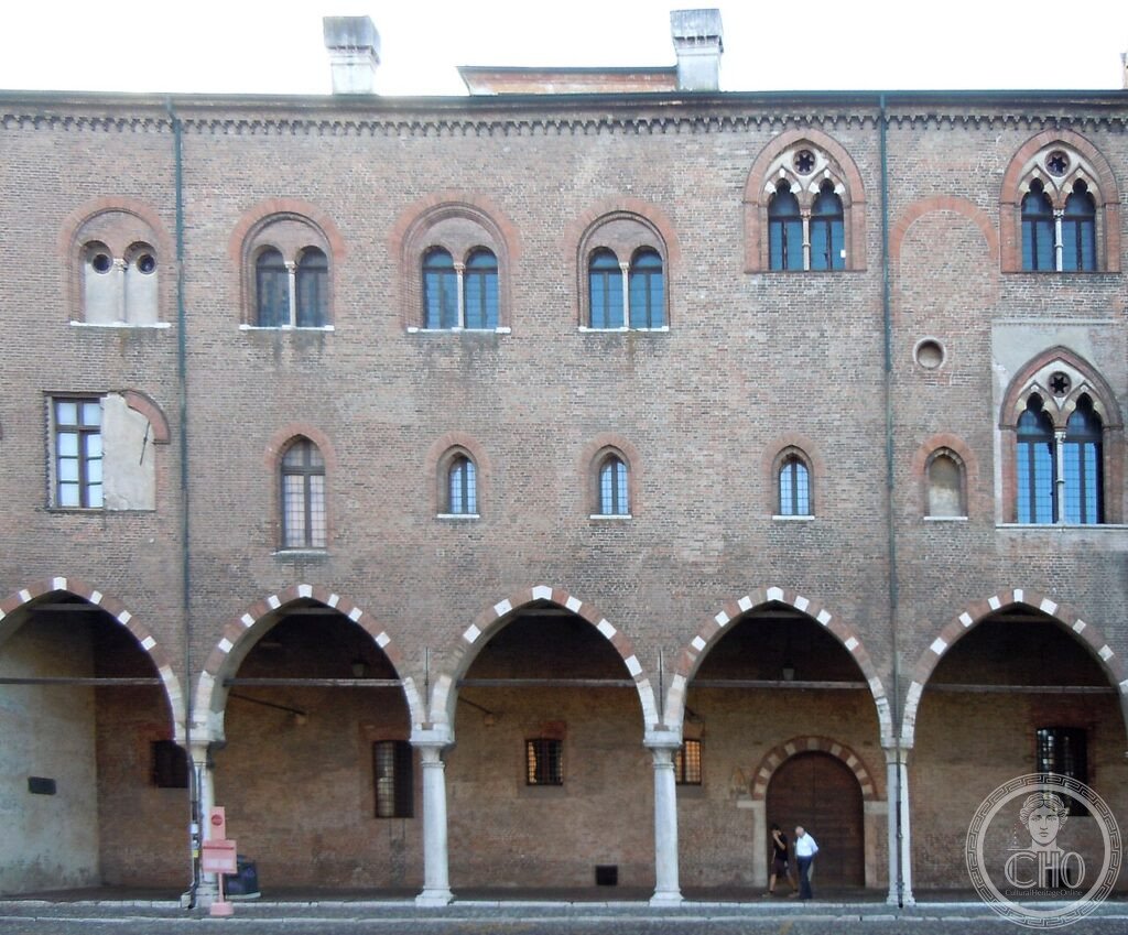Palazzo Ducale Mantova Gonzaga 1395 Magna Domus facciata Piazza Sordello Lombardia UNESCO 2008