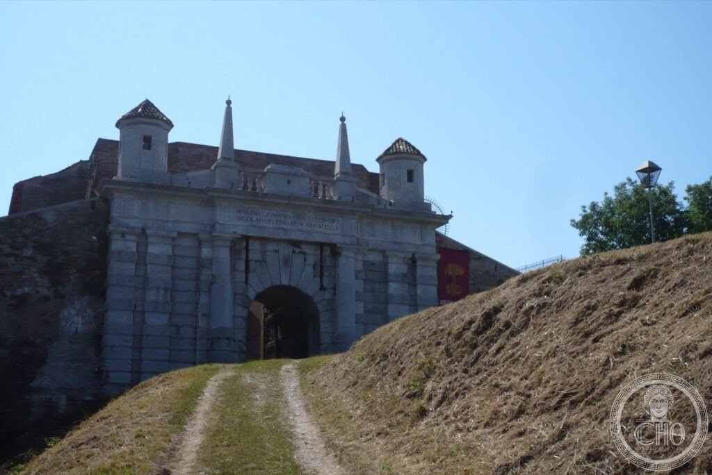 Palmanova Udine Porta Udine accesso bastioni veneziani città stellare 1593 UNESCO 2017
