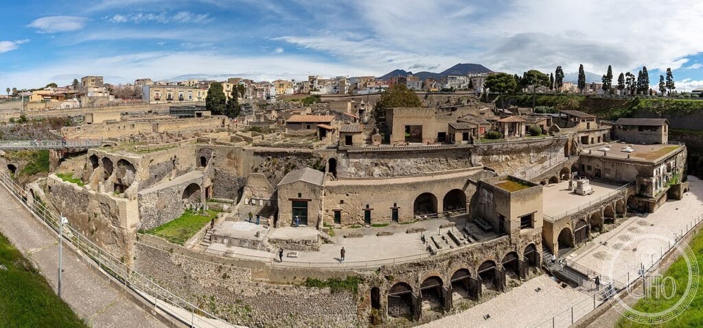 Ercolano Herculaneum Campania scavi veduta aerea case romane I sec CE UNESCO 1997 Vesuvio 79 CE
