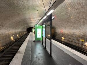 Porte Dauphine Métro Entrance — Guimard Édicule Porte Dauphine Métro Entrance — Guimard Édicule