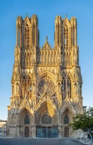 Cattedrale di Reims (1211): la chiesa dell’incoronazione dei re di Francia e l’Angelo del Sorriso (Reims, Francia)