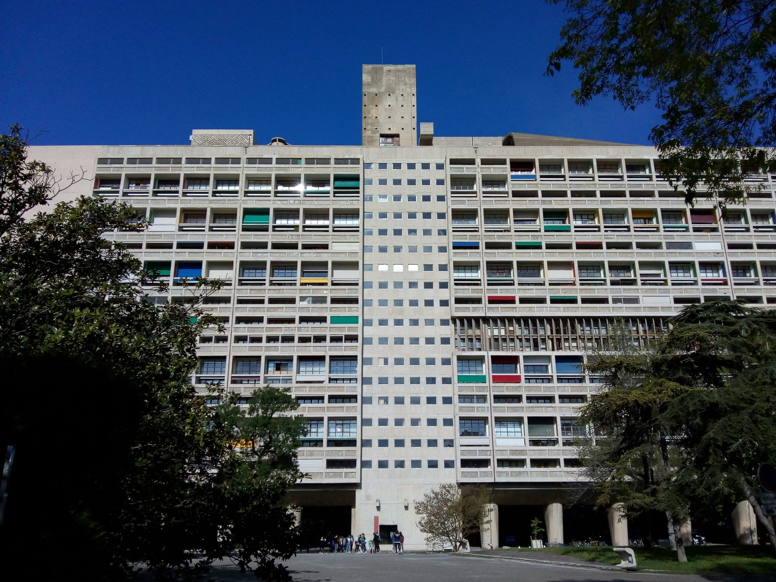 Unite d Habitation Marseille - Le Corbusier 1952 concrete housing block on pilotis