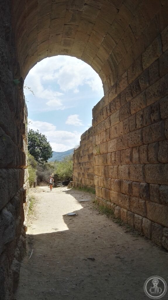 Velia Elea Ascea Cilento Porta Rosa arco 540 BCE scuola eleatica Parmenide Zenone UNESCO 1998
