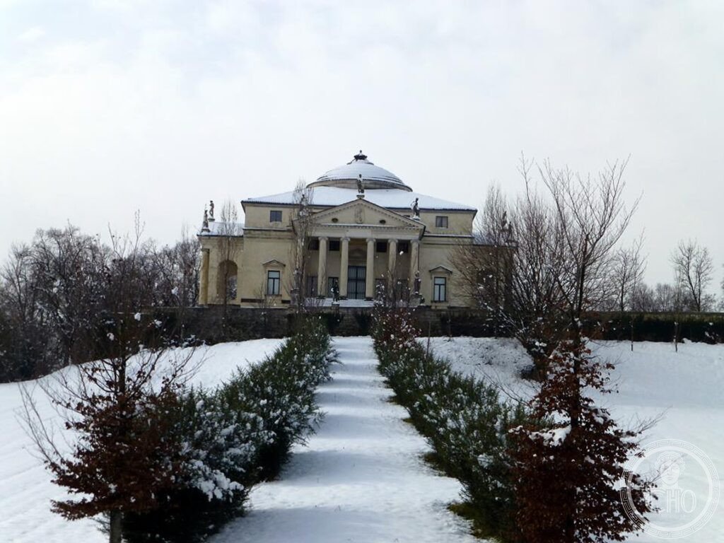 Villa Almerico-Capra La Rotonda Vicenza 1566-1591 Andrea Palladio cupola colonnati quattro portici villa simmetrica UNESCO 1994