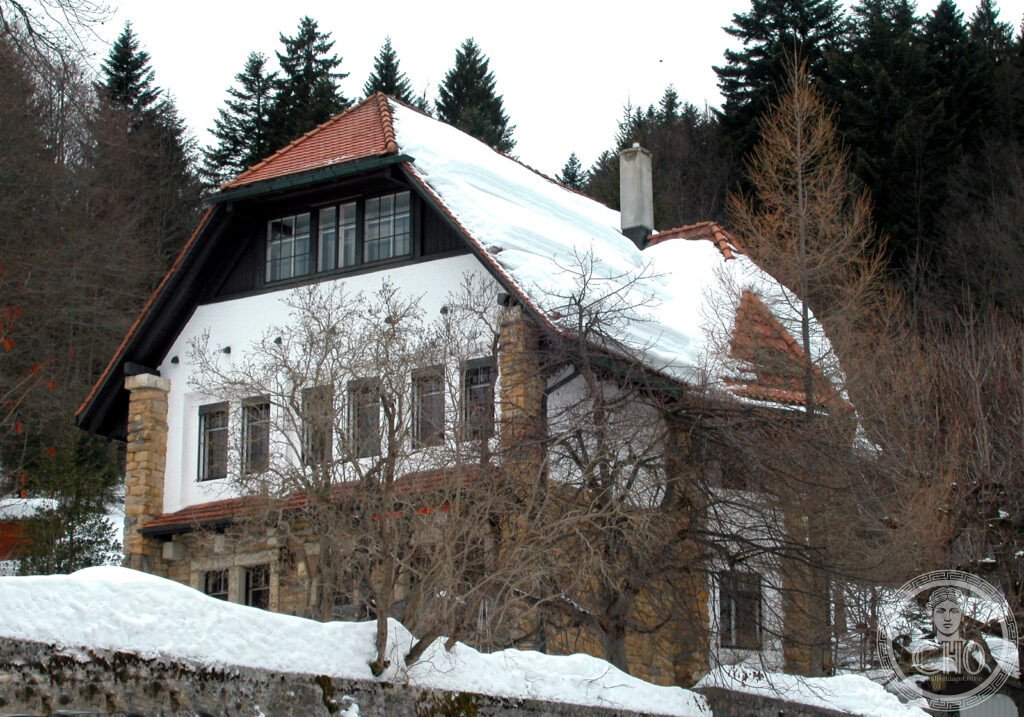 Style Sapin facade of Villa Jacquemet on Chemin de Pouillerel, La Chaux-de-Fonds
