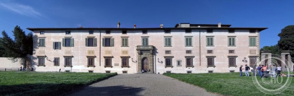 Villa Medicea di Castello, Firenze, facciata cinquecentesca e giardino terrazzato con fontane, Toscana