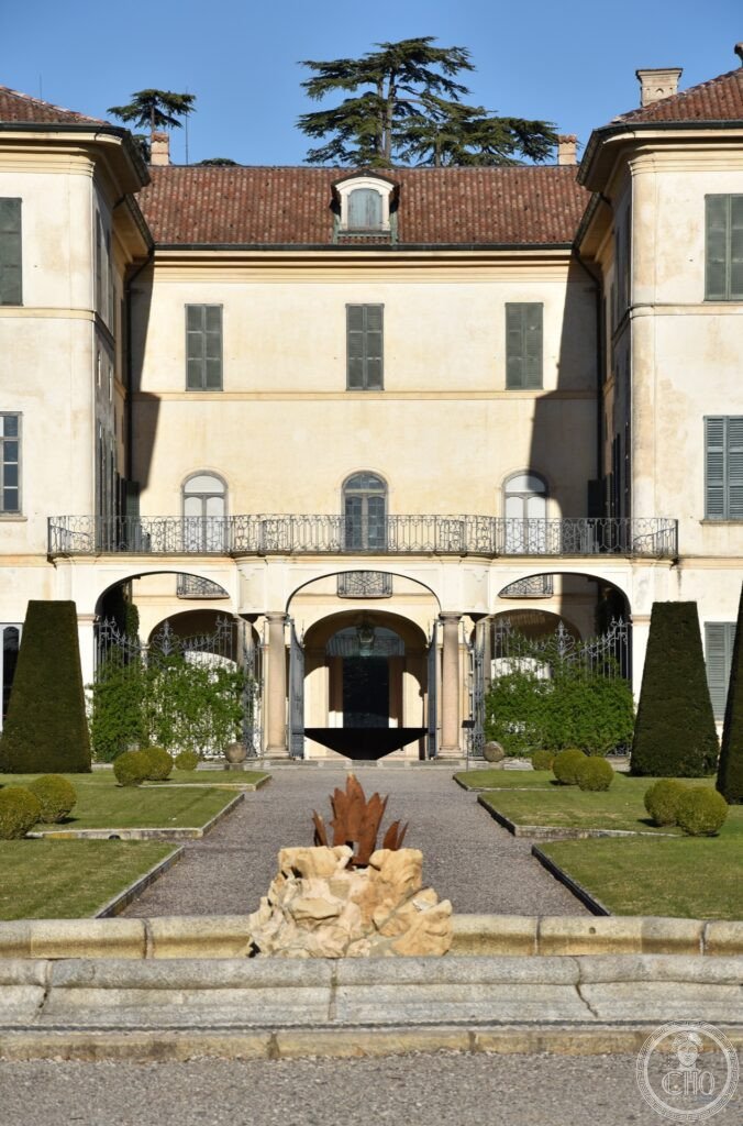 Villa Panza di Biumo Varese facciata neoclassica parco FAI arte contemporanea