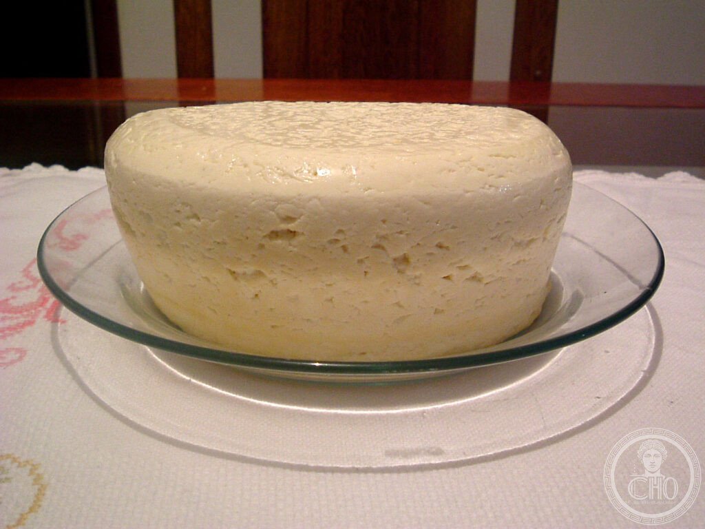 Artisan Minas cheese — Serro