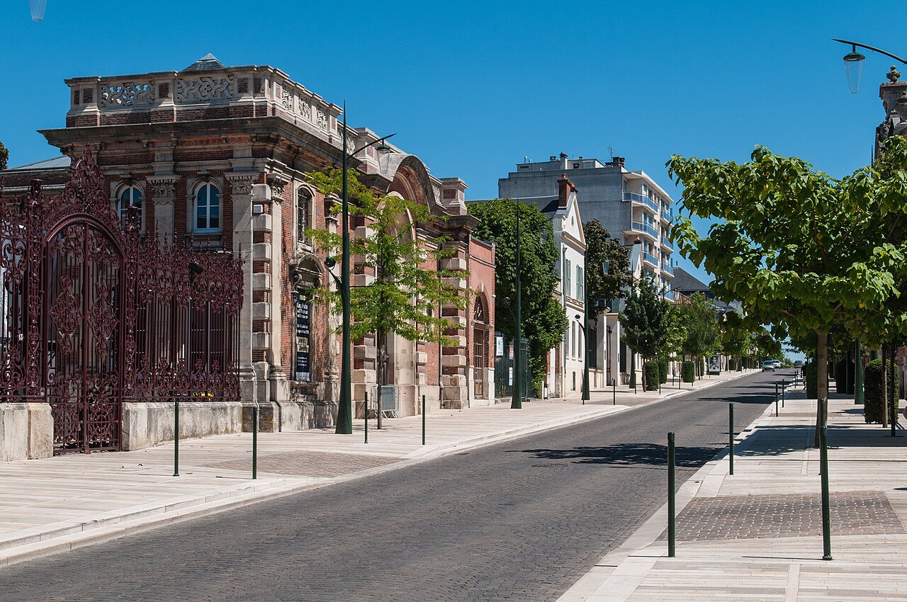 L'Avenue de Champagne di Épernay: il boulevard dei grandi produttori di champagne con le cantine sotterranee sotto i vigneti — UNESCO 2015