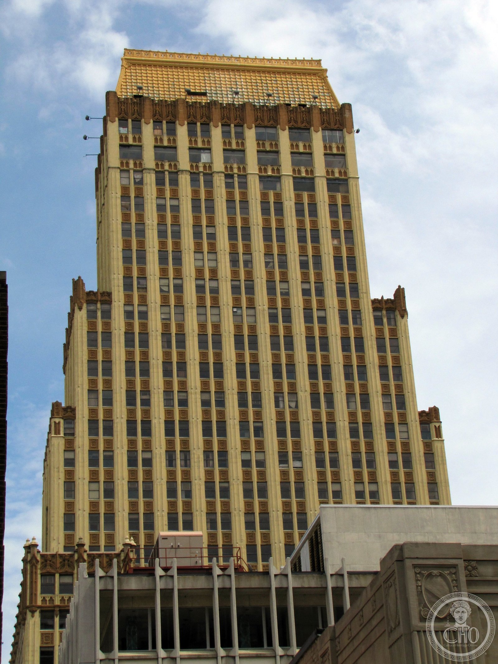 The Sterick Building's Art Deco Gothic crown rising above downtown Memphis, Tennessee, its white limestone facade a landmark of the city skyline