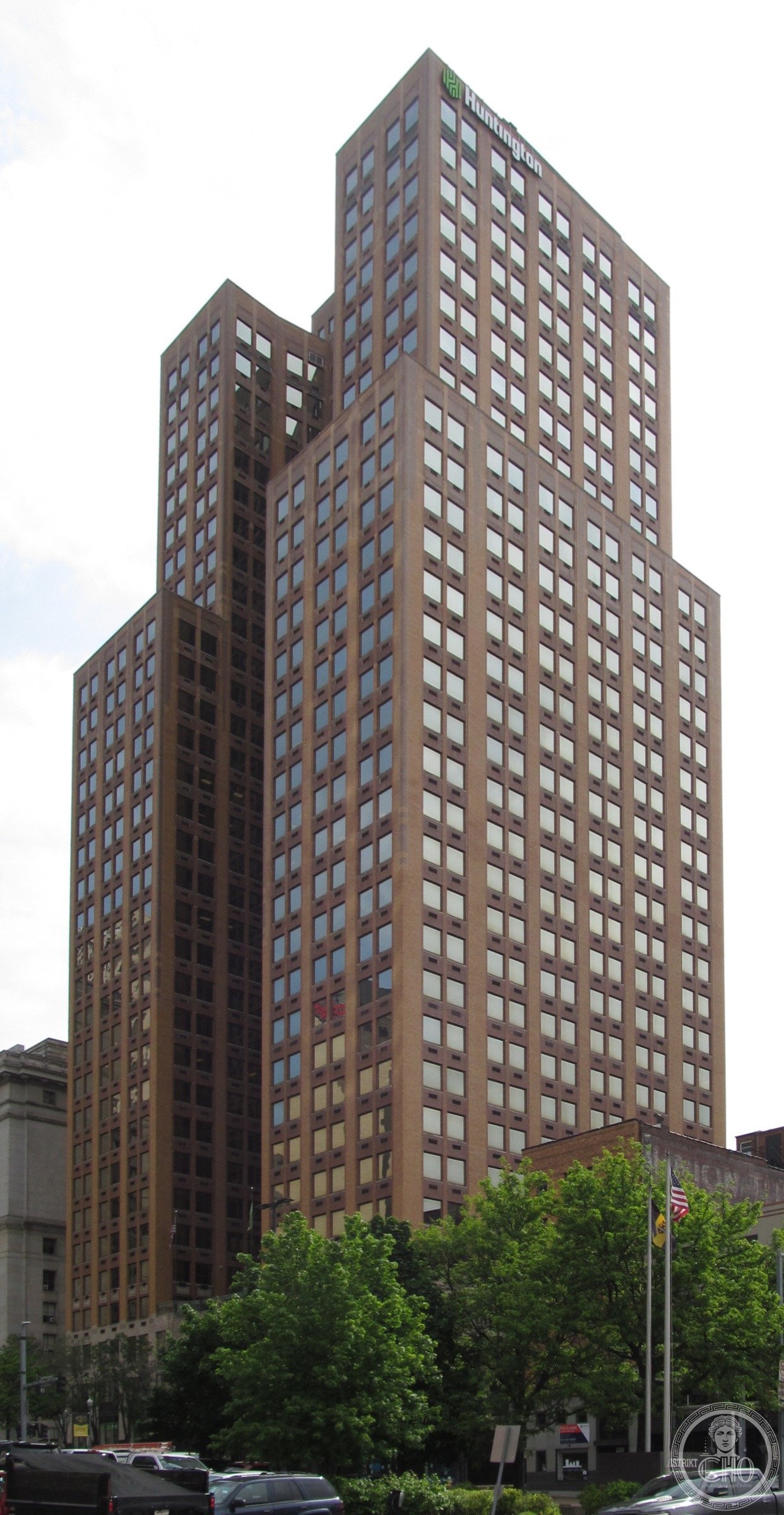 The Art Deco tower of the Grant Building rising above downtown Pittsburgh, Pennsylvania, against the city skyline