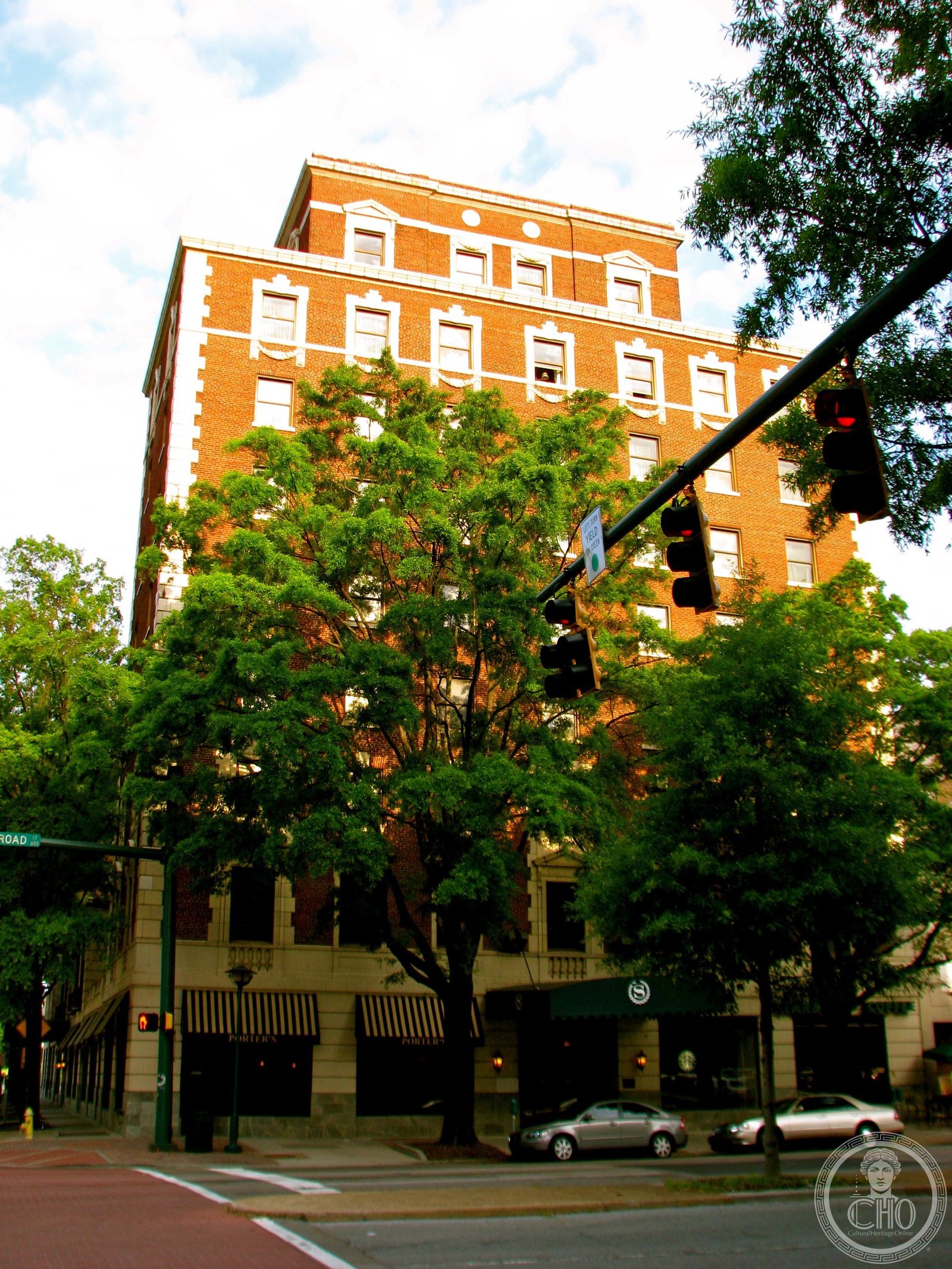 The Art Deco tower of the Read House Hotel rising above Broad Street in downtown Chattanooga, Tennessee