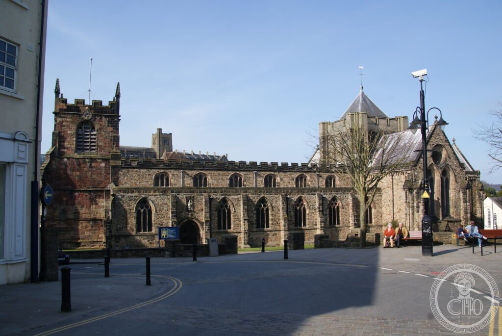 Cattedrale di Bangor in Galles con la torre normanna vista dal centro citt&agrave;