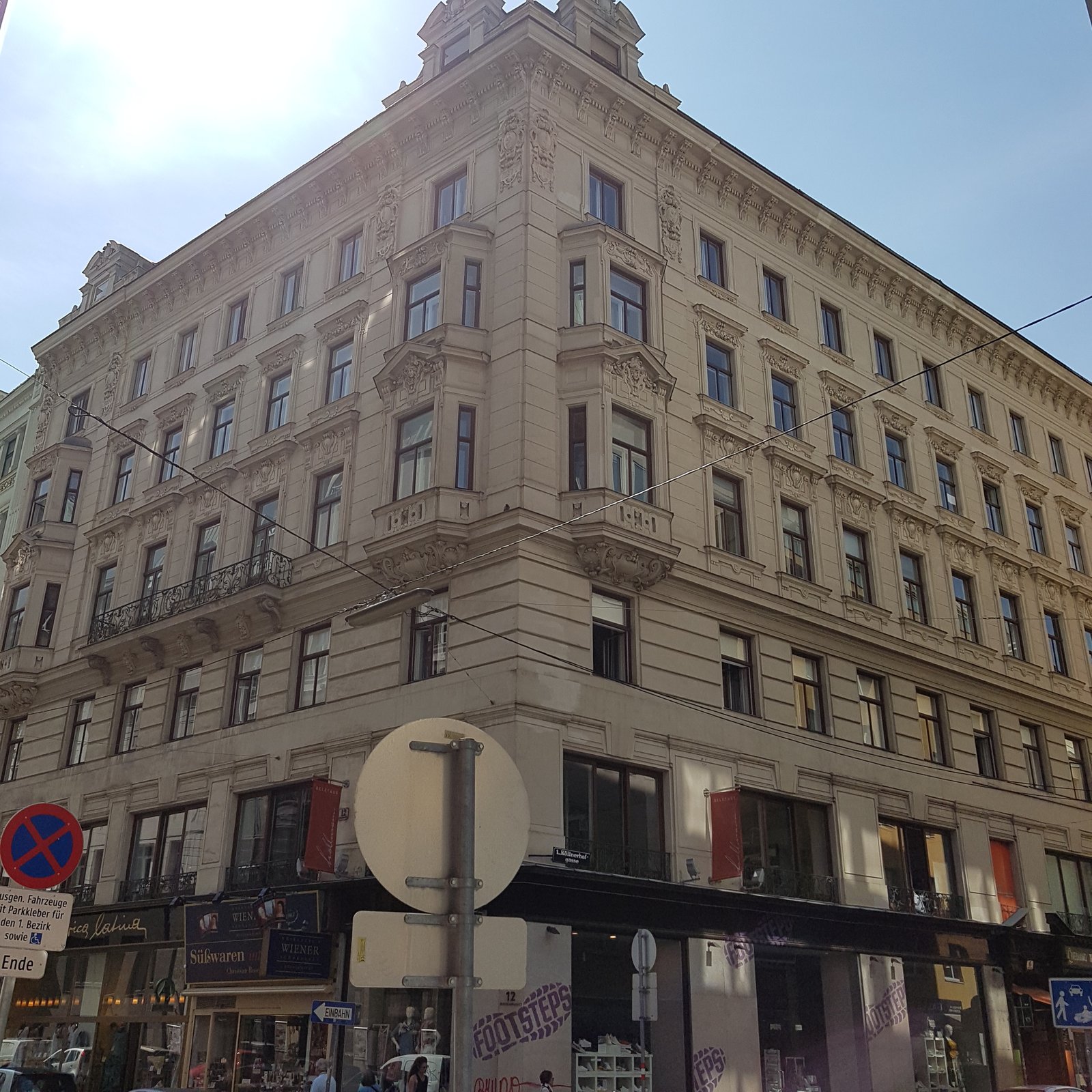 The Darvarhof at Koellnerhofgasse 6 / Fleischmarkt 12, Vienna, a late-Historicist corner building