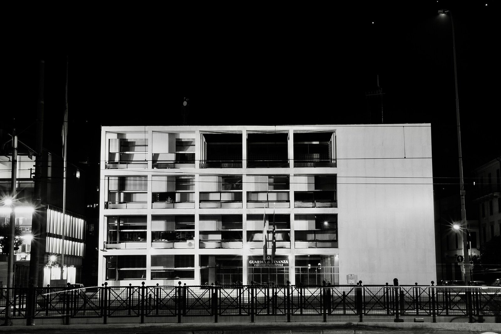 The Casa del Fascio in Como by Giuseppe Terragni, a cube with a rigorous grid facade in concrete and marble