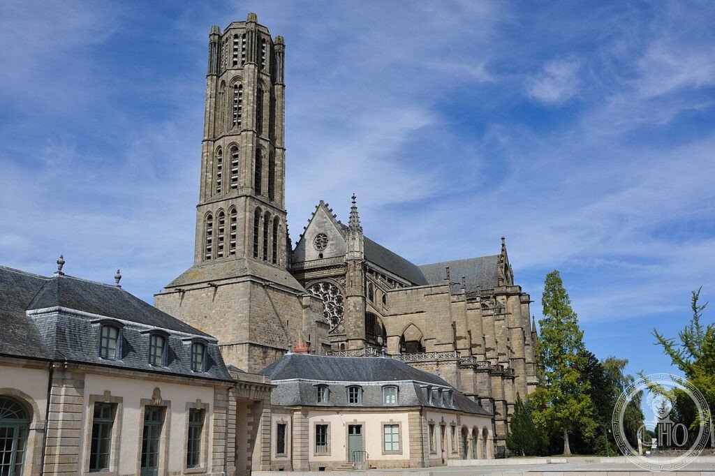 Exterior of Limoges Cathedral (Cathédrale Saint-Étienne), Nouvelle-Aquitaine, France, built 1273-1888, whose 62-metre bell tower combines an 11th-century Romanesque base with 14th-century Gothic upper stages