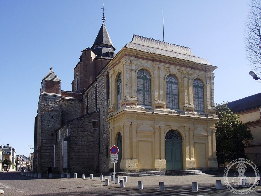 Cathédrale Notre-Dame-de-la-Sède, Tarbes, Occitanie, France, built on the ruins of an earlier church destroyed by Saracen and Norman raids, with an apse fortified during the Wars of Religion