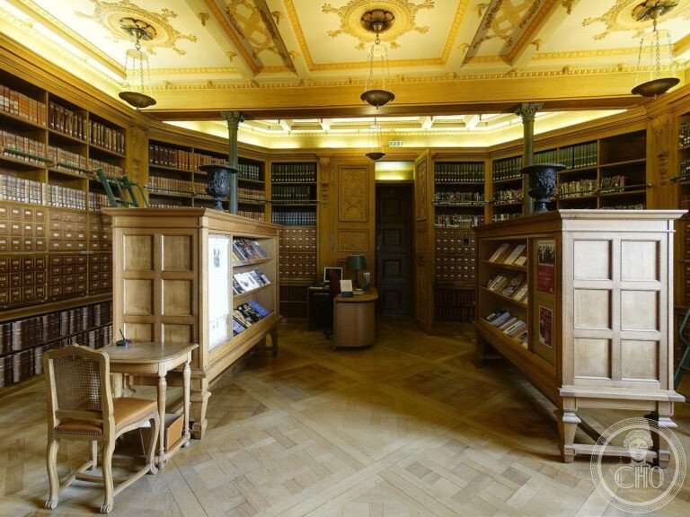Twenty-Five Years of Cataloguing Heritage from Below