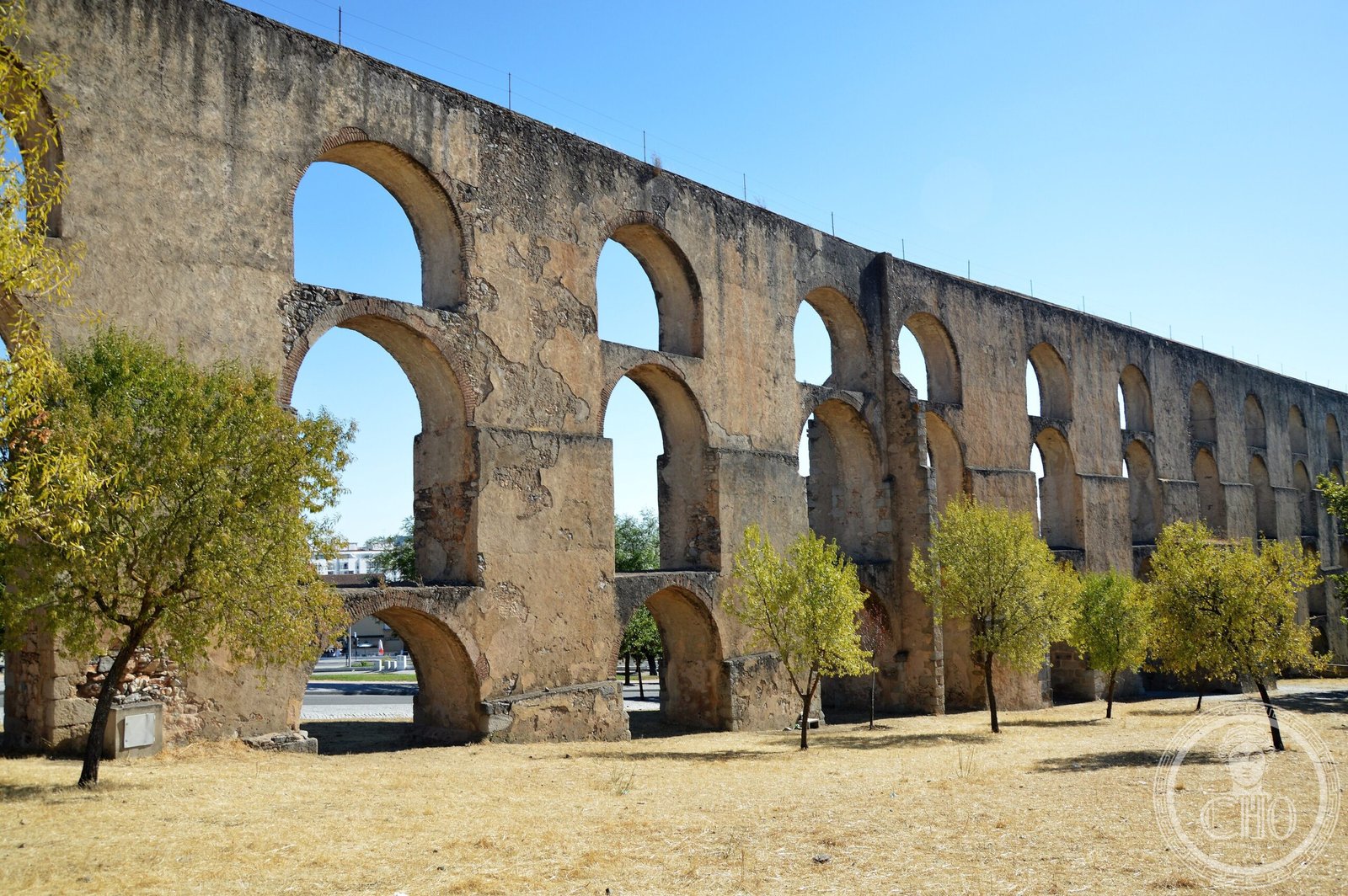 Amoreira Aqueduct — view Amoreira Aqueduct — view