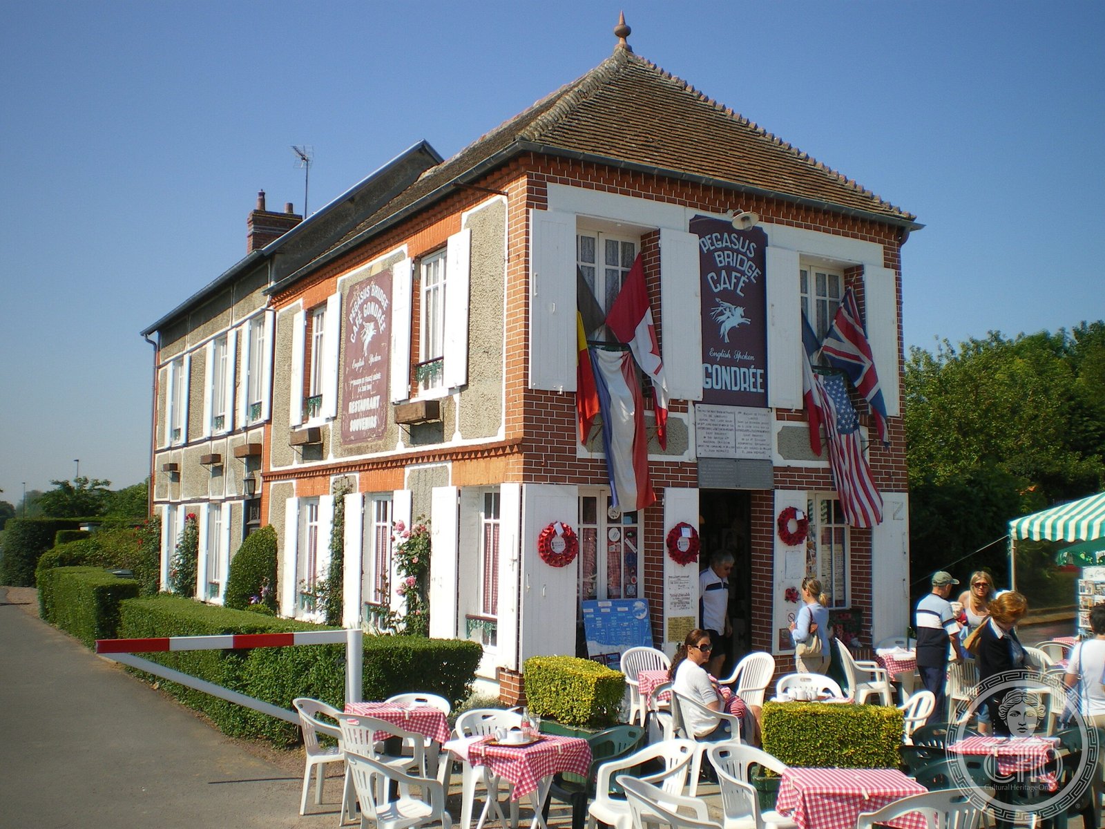 Café Gondrée — view Café Gondrée — view