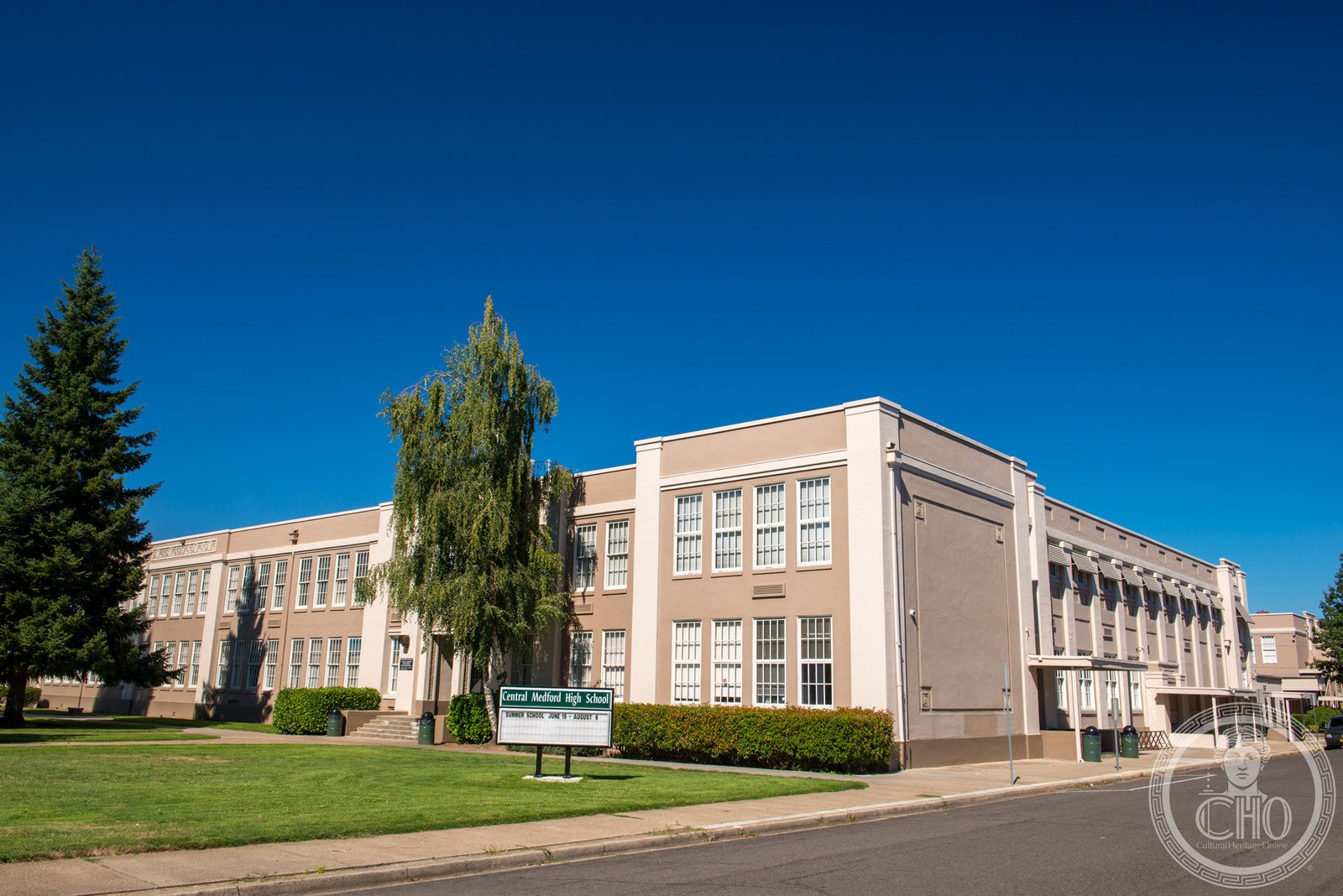 Oakdale Middle School (Medford, Oregon) — view Oakdale Middle School (Medford, Oregon) — view