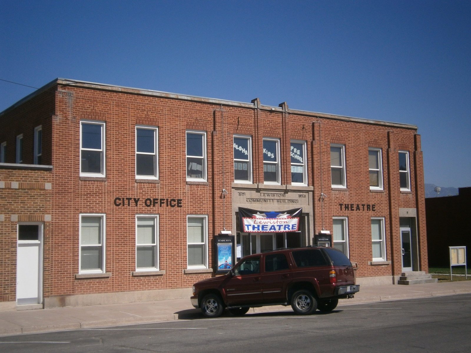 Lewiston Community Building — view Lewiston Community Building — view
