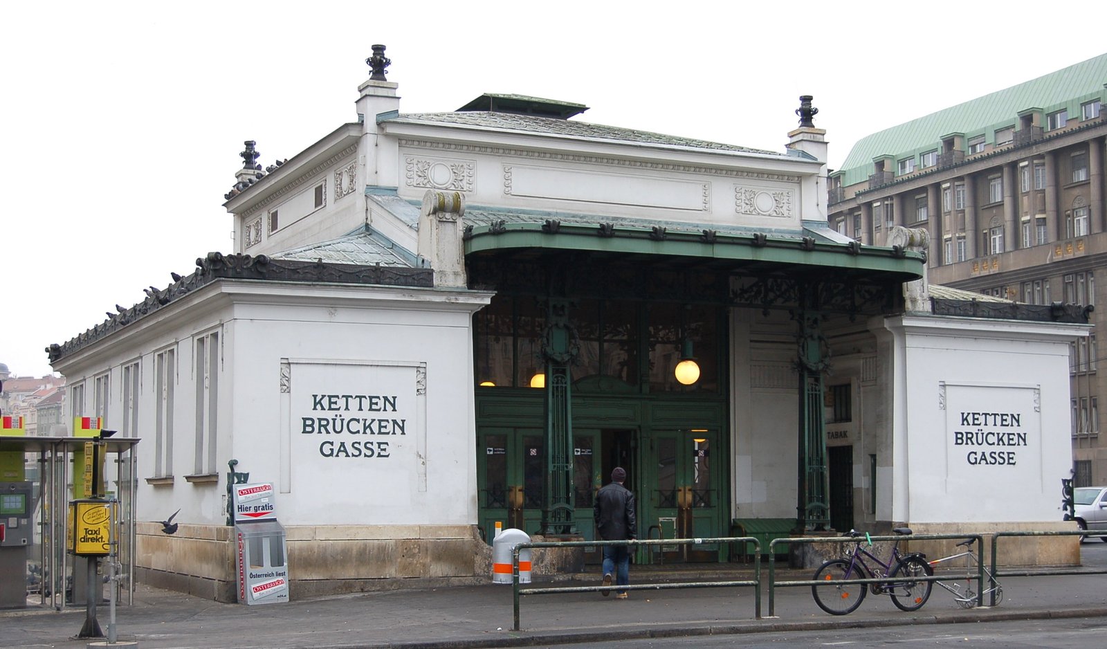 Kettenbrückengasse station — view Kettenbrückengasse station — view