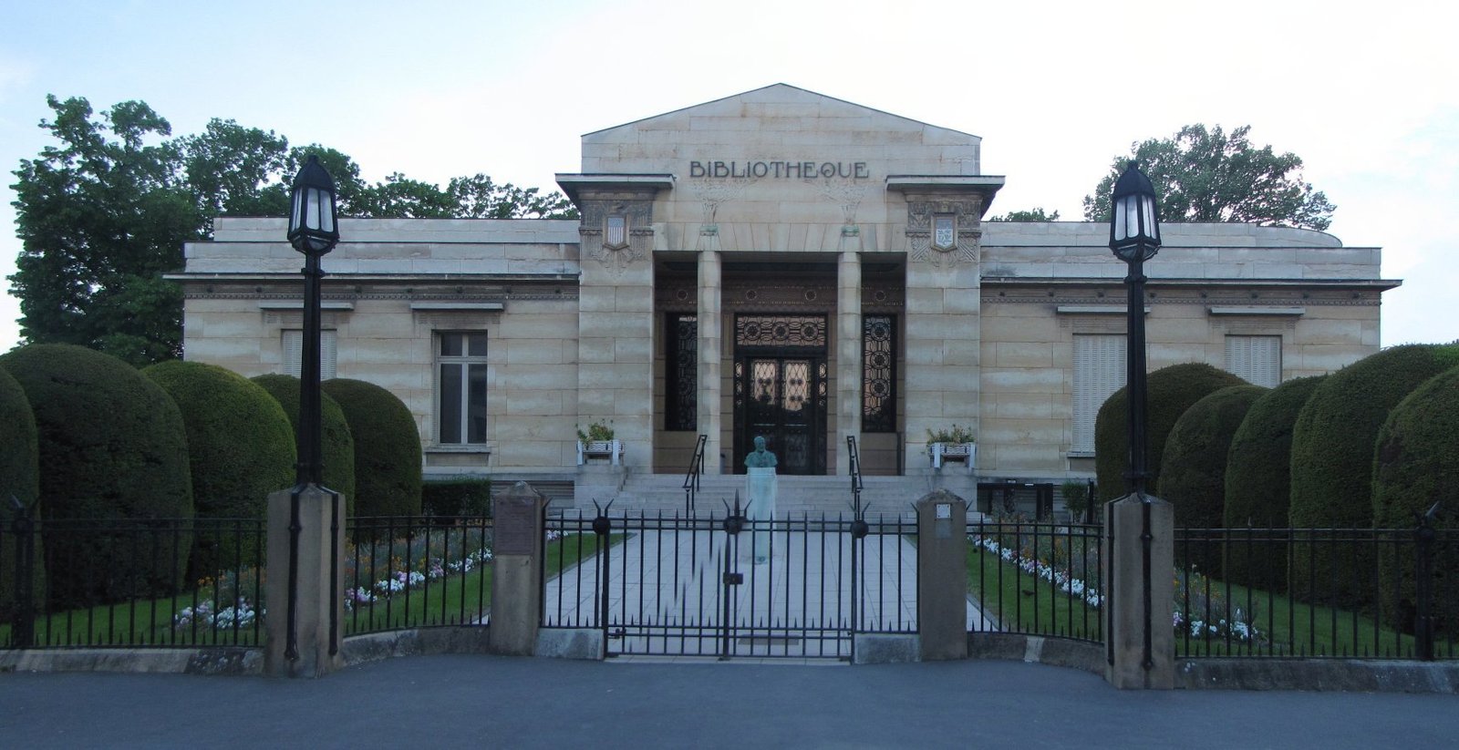 Carnegie Library of Reims — view Carnegie Library of Reims — view