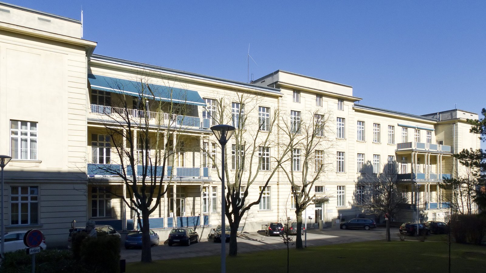 Semmelweis Frauen-Klinik — view Semmelweis Frauen-Klinik — view