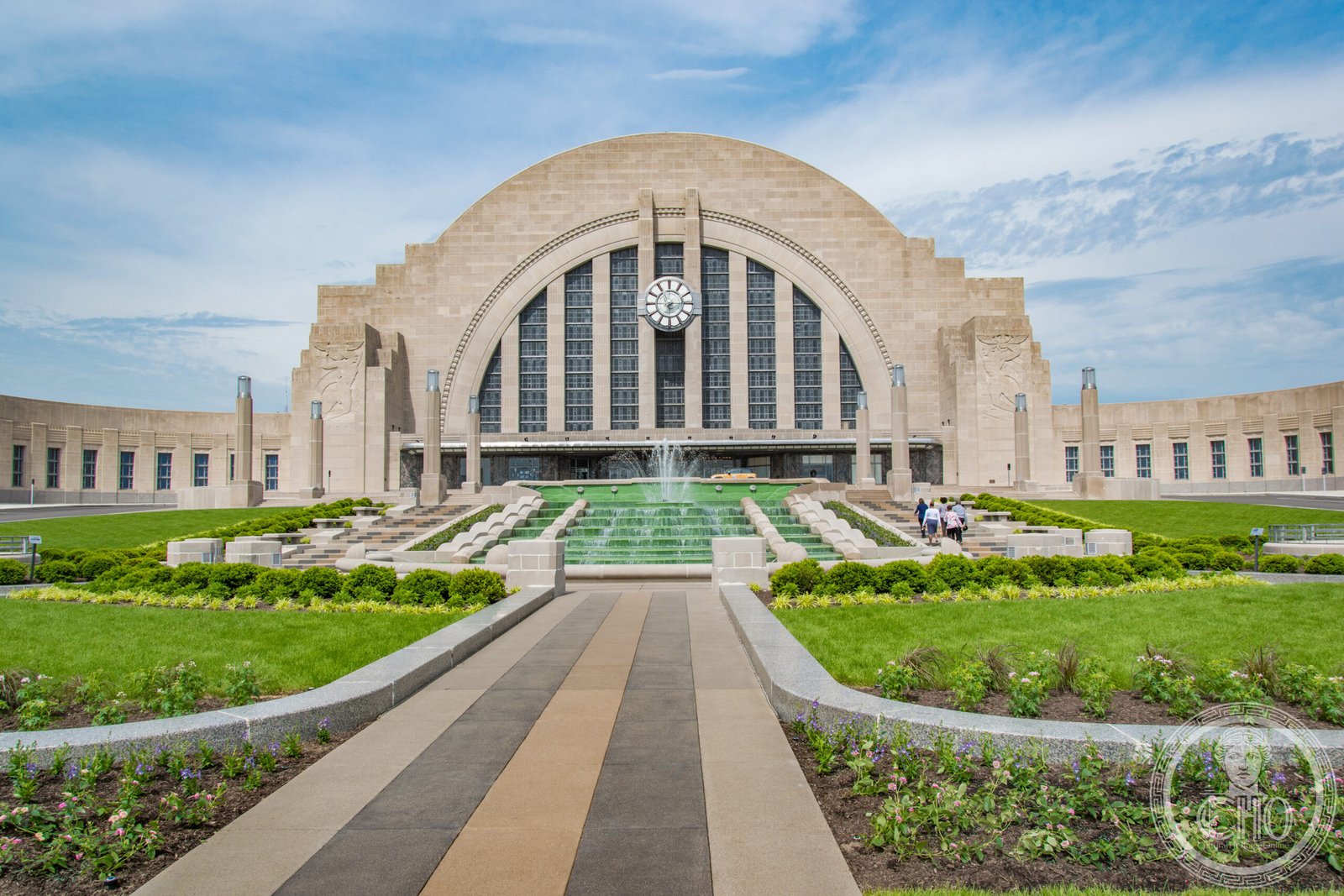Cincinnati Museum Center at Union Terminal — Art Deco half-dome facade, 1933, Fellheimer and Wagner architects, Cincinnati Ohio