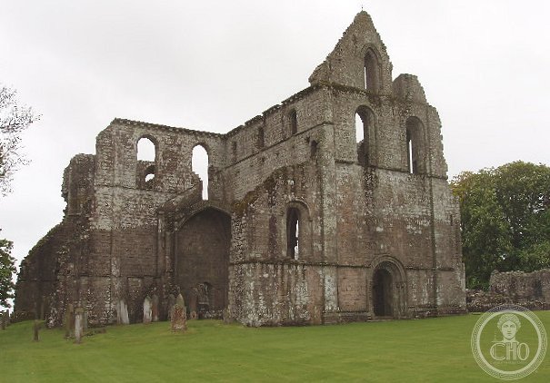 Rovine gotiche dell'abbazia cistercense di Dundrennan tra i prati della Galloway