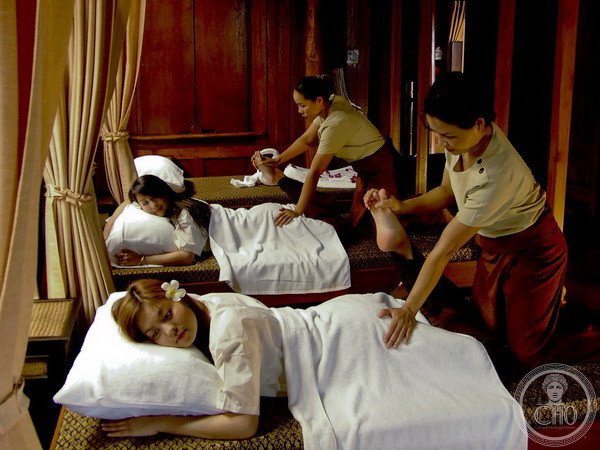 Nuad Thai traditional massage — Bangkok