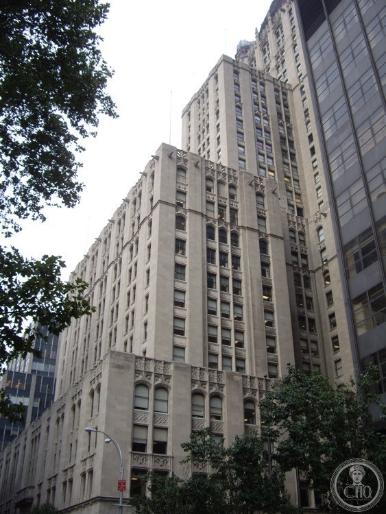 New York Life Insurance Building, 51 Madison Avenue, gilded Gothic-Deco crown
