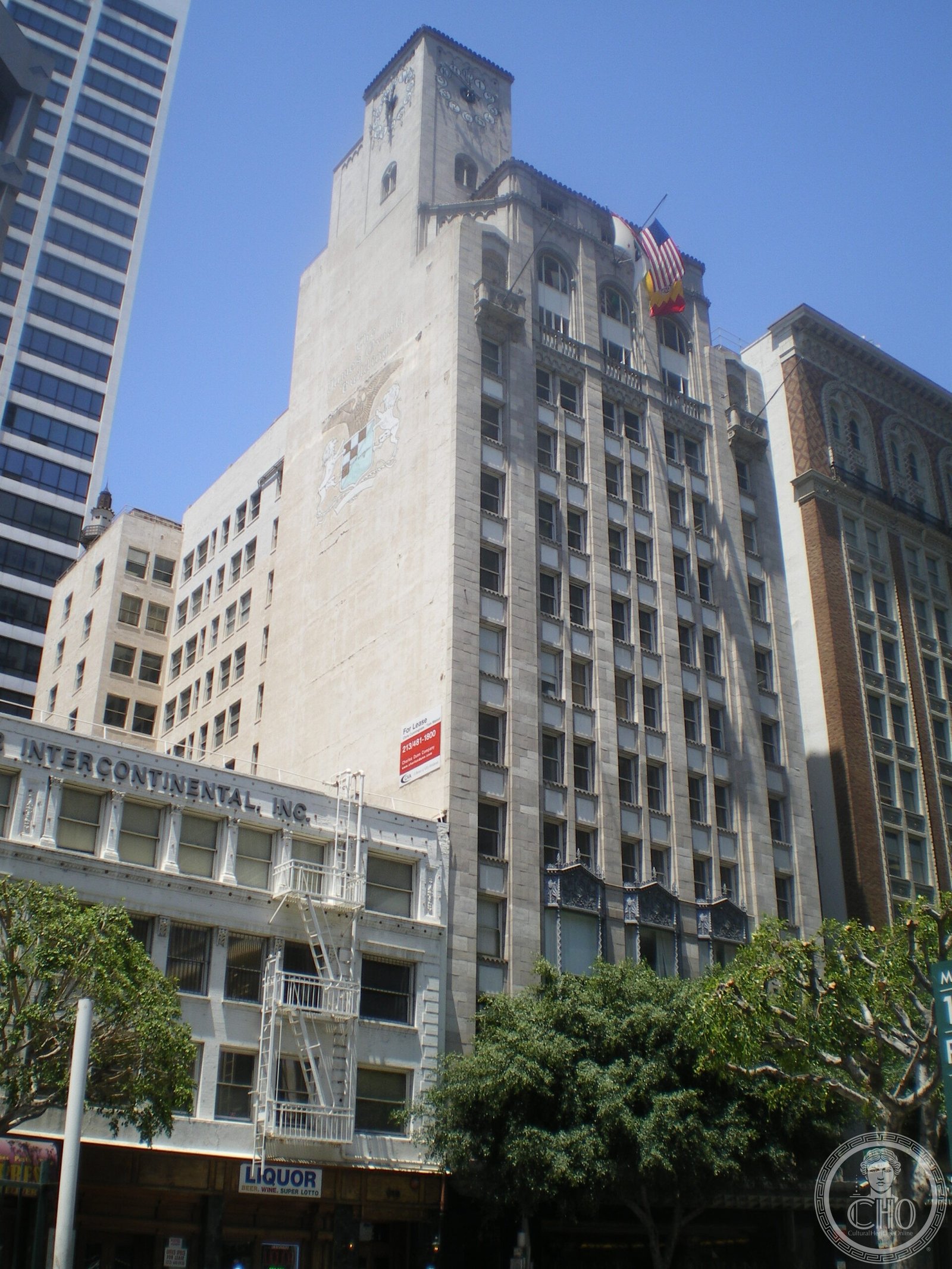 Oviatt Building exterior at 617 South Olive Street, Los Angeles — 13-story Art Deco tower with Lalique glass